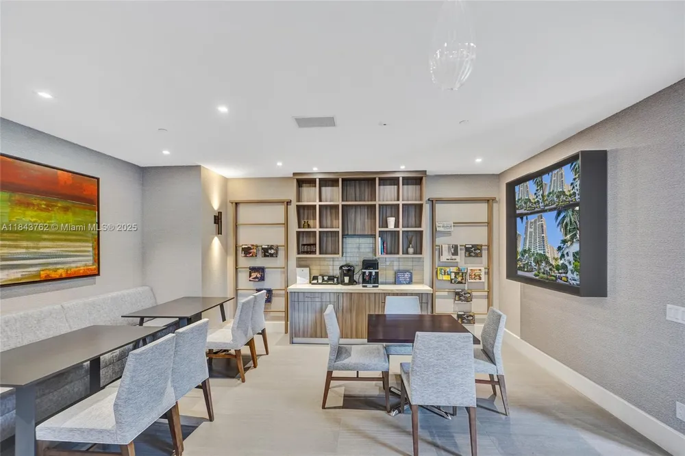 21150 Point Pl #406 Aventura, FL 33180