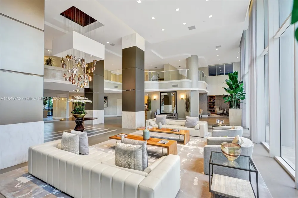 21150 Point Pl #406 Aventura, FL 33180