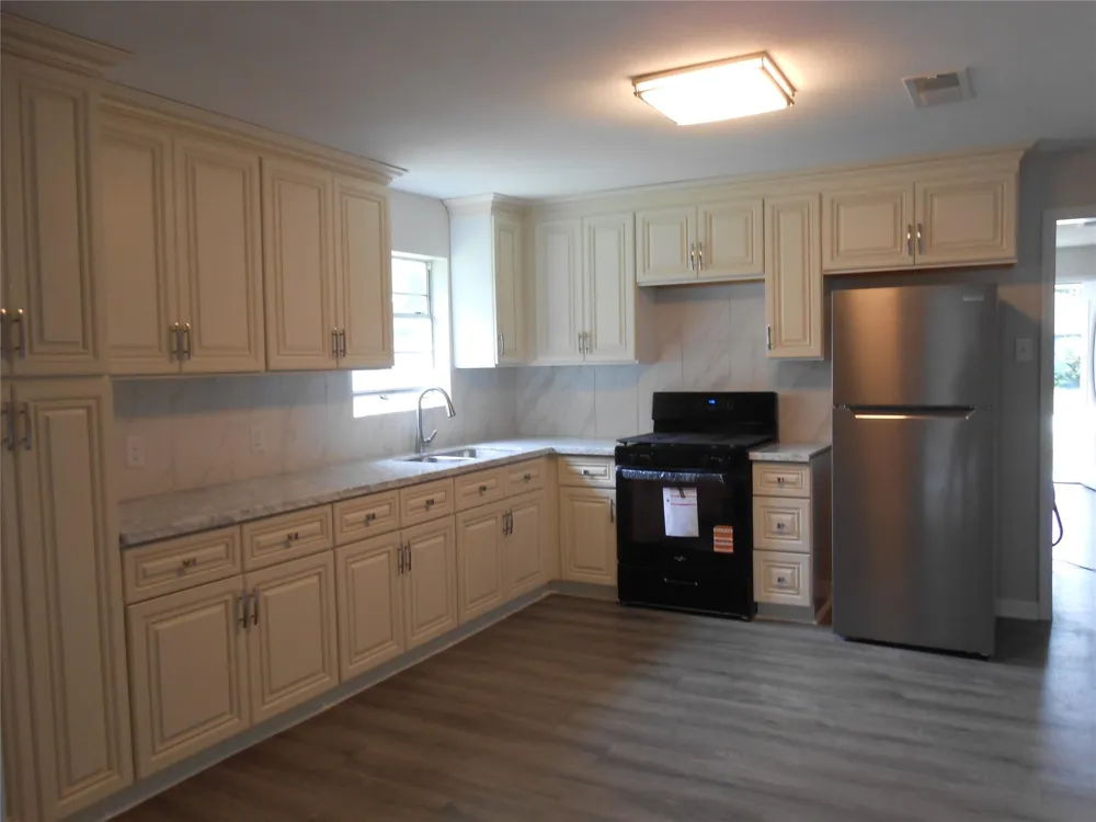 6017 Pine Avenue Port Arthur, TX 77640