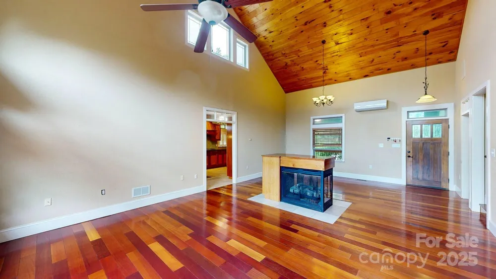 6 Sunrise Valley Leicester, NC 28748