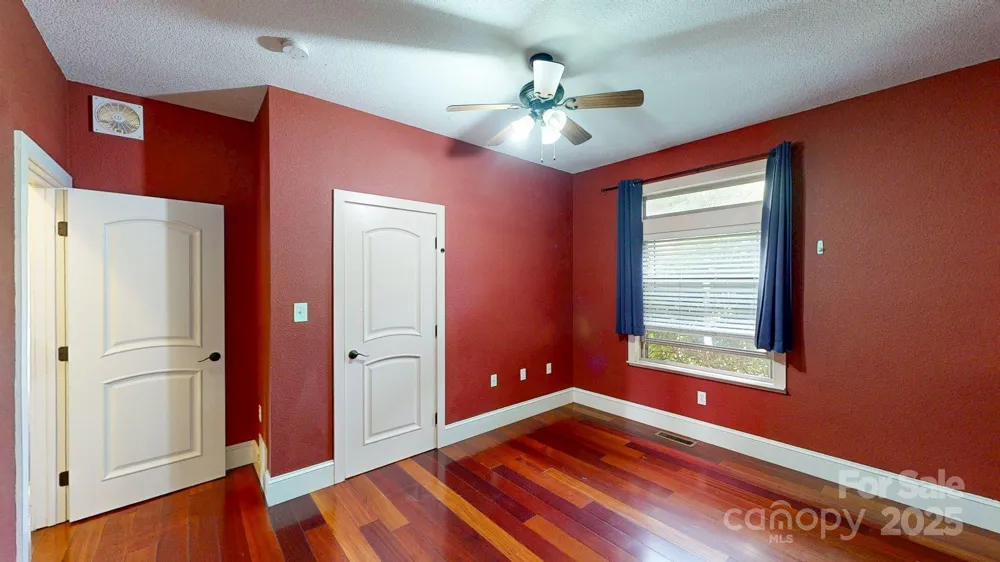 6 Sunrise Valley Leicester, NC 28748