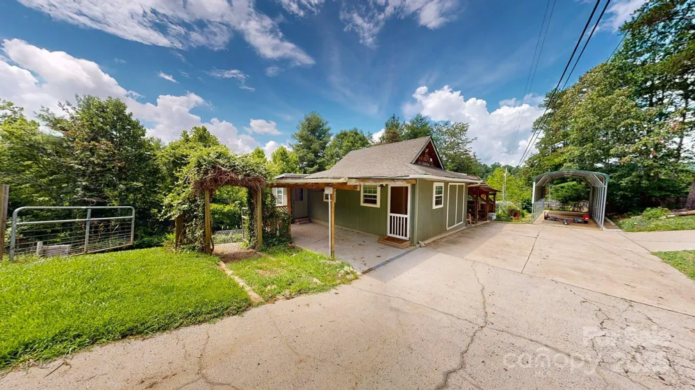 6 Sunrise Valley Leicester, NC 28748