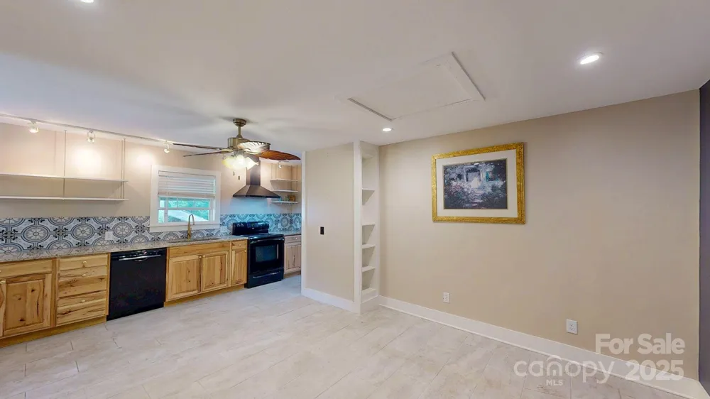 6 Sunrise Valley Leicester, NC 28748