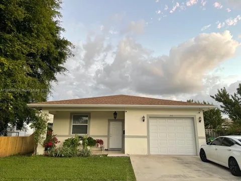 210 SW 4th St #210