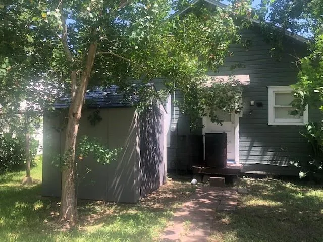 603 Lundy Street El Campo, TX 77437