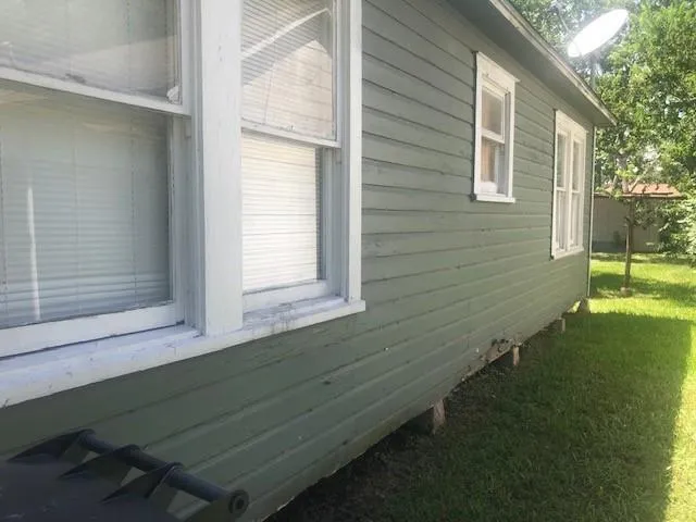603 Lundy Street El Campo, TX 77437