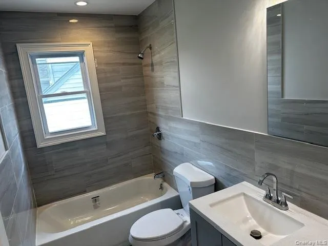 558 Oxford Road Cedarhurst, NY 11516