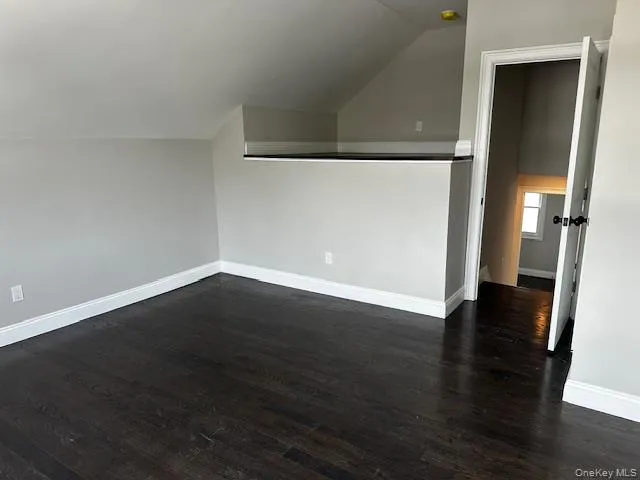 558 Oxford Road Cedarhurst, NY 11516