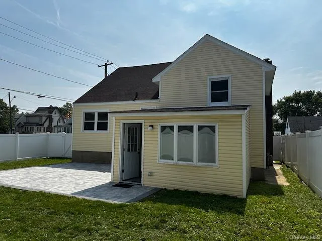 558 Oxford Road Cedarhurst, NY 11516