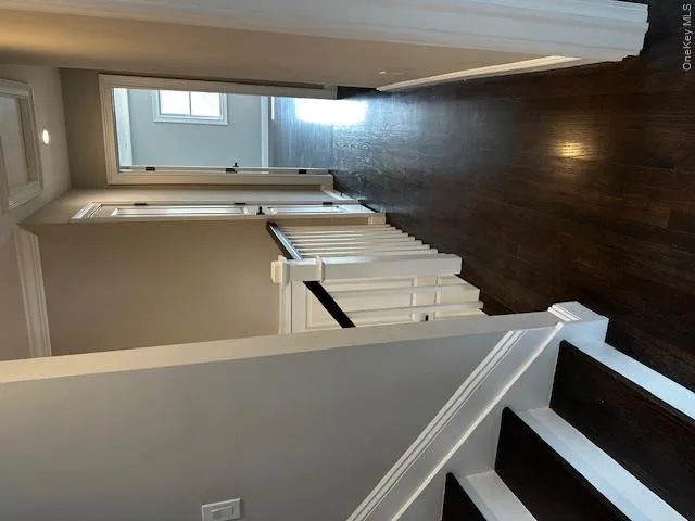 558 Oxford Road Cedarhurst, NY 11516