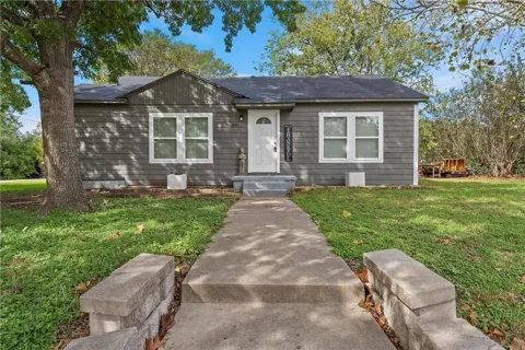 1401 E Texas Avenue