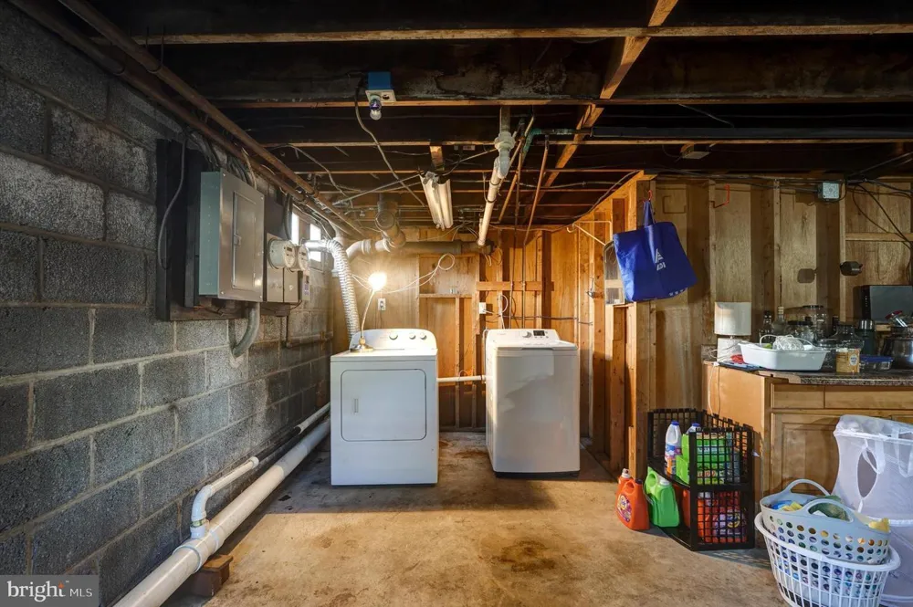 809 OLIVE STREET Florence, NJ 08518