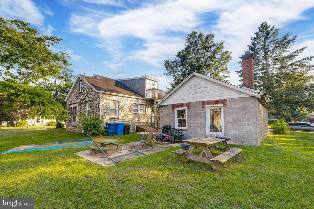 809 OLIVE STREET Florence, NJ 08518