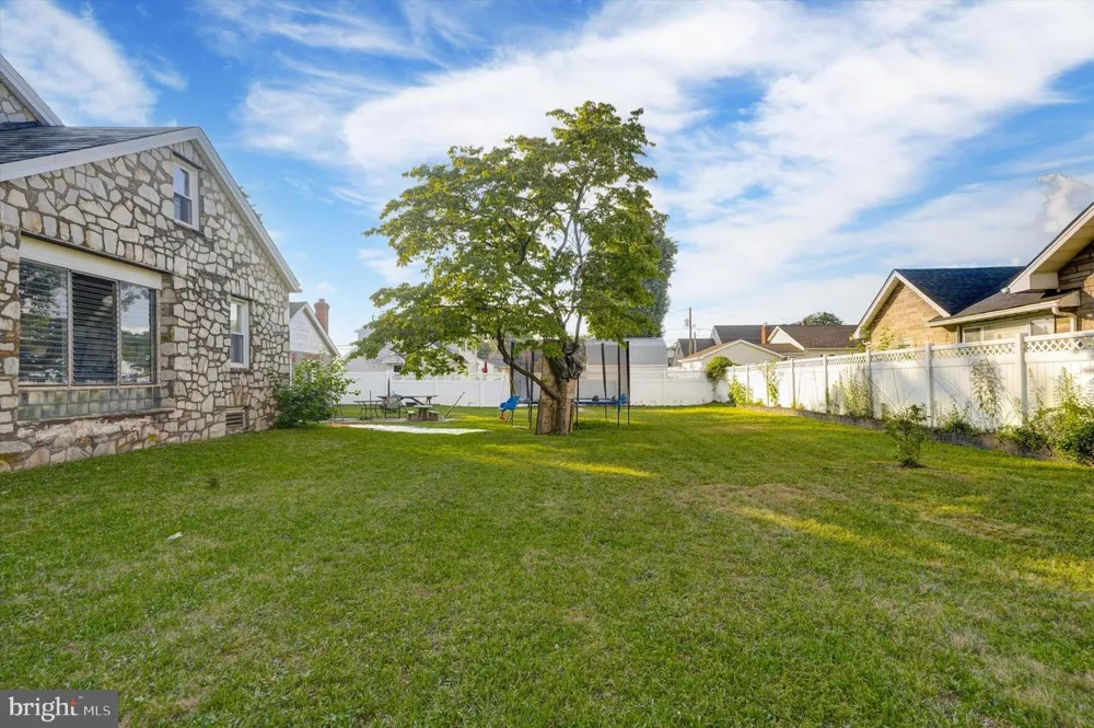 809 OLIVE STREET Florence, NJ 08518