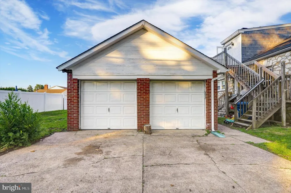 809 OLIVE STREET Florence, NJ 08518