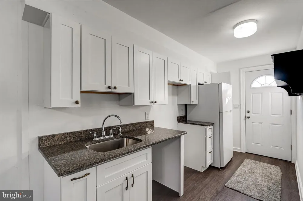 809 OLIVE STREET Florence, NJ 08518