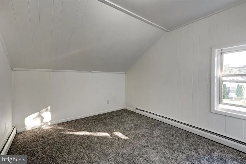 809 OLIVE STREET Florence, NJ 08518