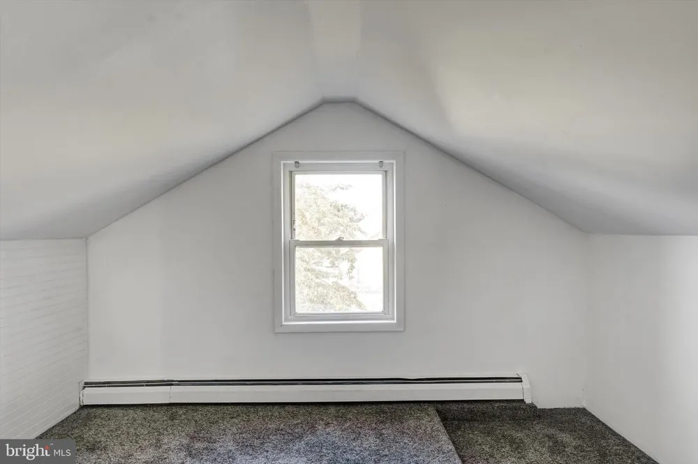809 OLIVE STREET Florence, NJ 08518