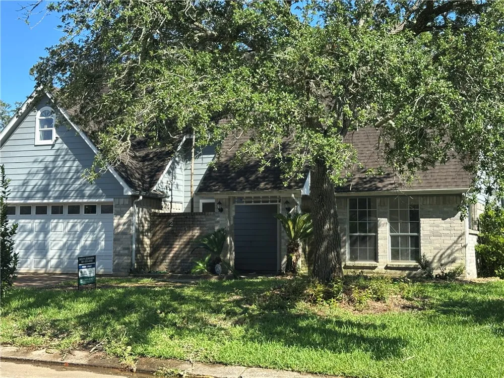 2616 EL CAMINO DR BayCity, TX 77414