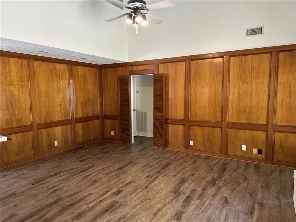2616 EL CAMINO DR BayCity, TX 77414