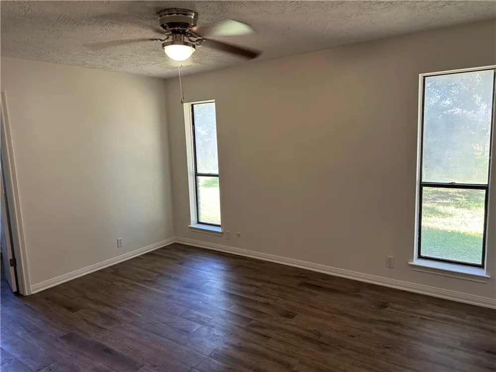2616 EL CAMINO DR BayCity, TX 77414