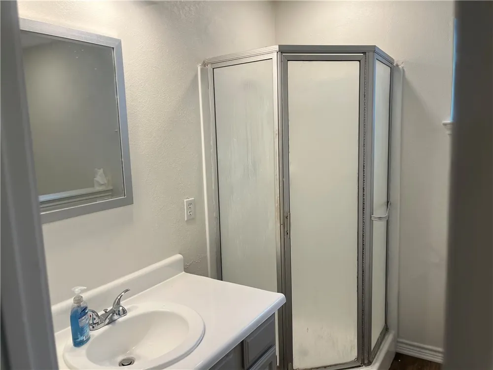 2616 EL CAMINO DR BayCity, TX 77414