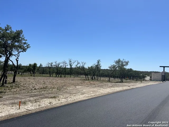 124 Brooklyn Dr NW Mountain Home, TX 78058