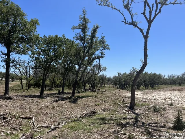 124 Brooklyn Dr NW Mountain Home, TX 78058