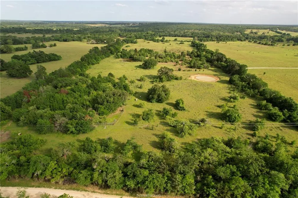 9525 S Hickory Loop County Road Calvert, TX 77837