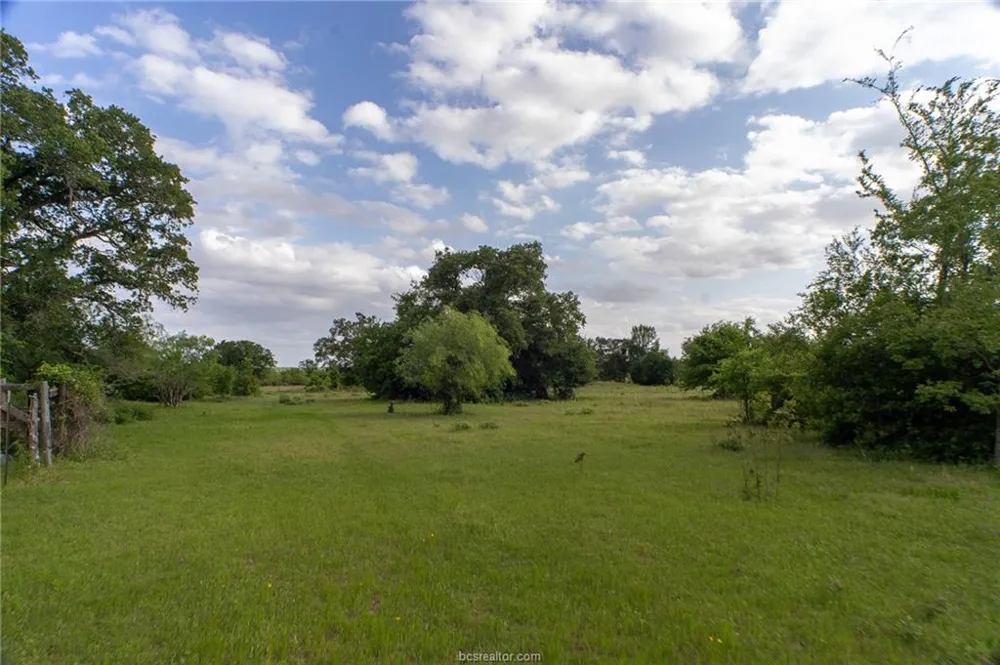 9525 S Hickory Loop County Road Calvert, TX 77837