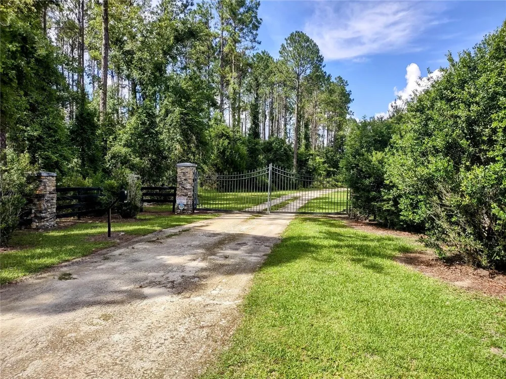 4651 NE 108TH PLACE Chiefland, FL 32626