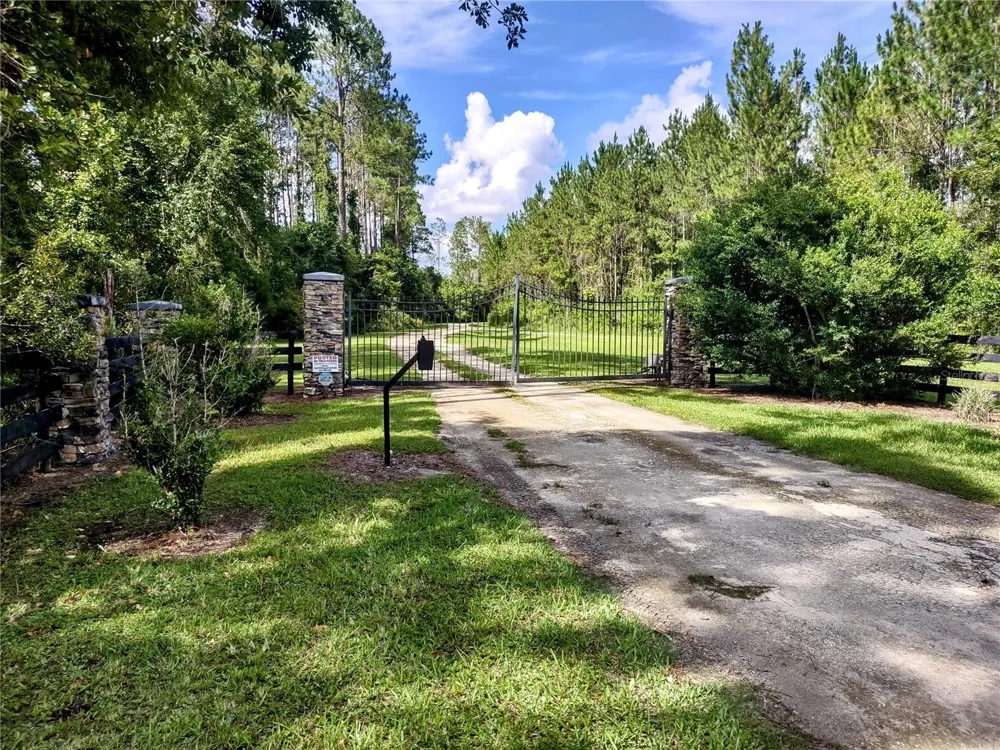 4651 NE 108TH PLACE Chiefland, FL 32626