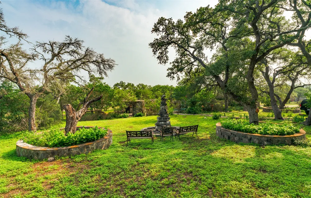 1218 Oakwood Loop San Marcos, TX 78666
