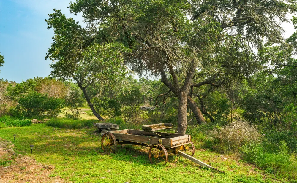 1218 Oakwood Loop San Marcos, TX 78666