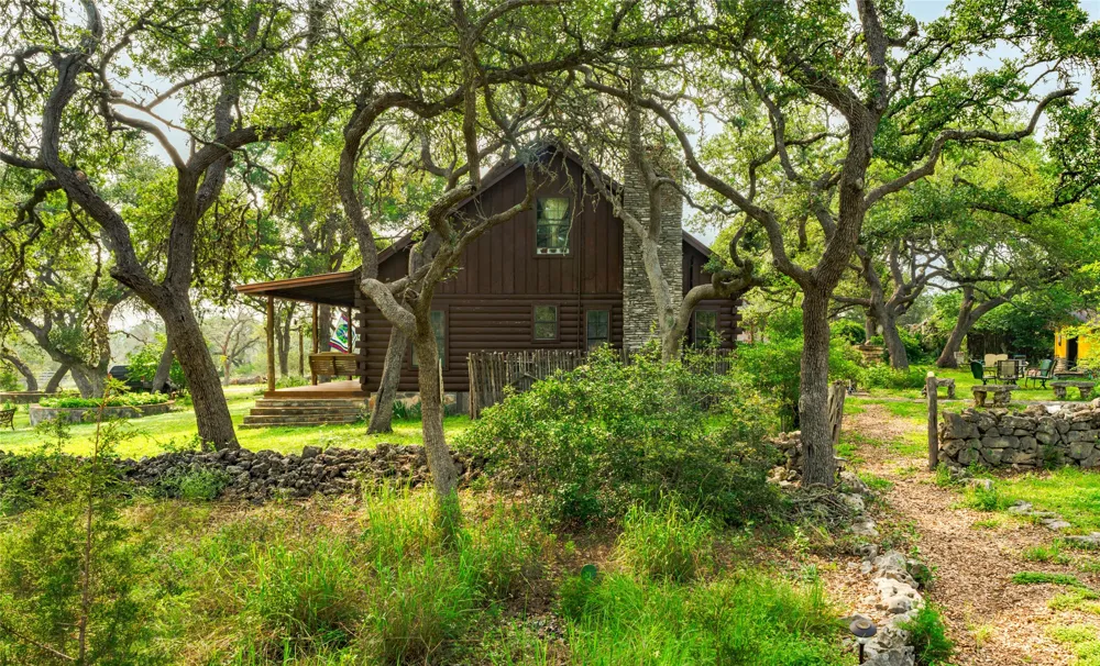 1218 Oakwood Loop San Marcos, TX 78666