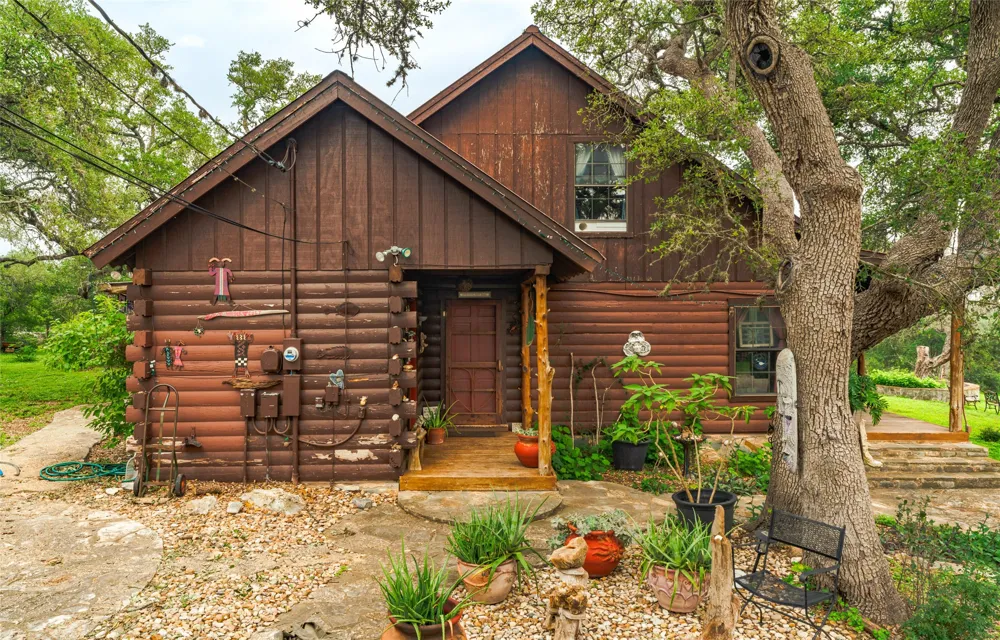 1218 Oakwood Loop San Marcos, TX 78666