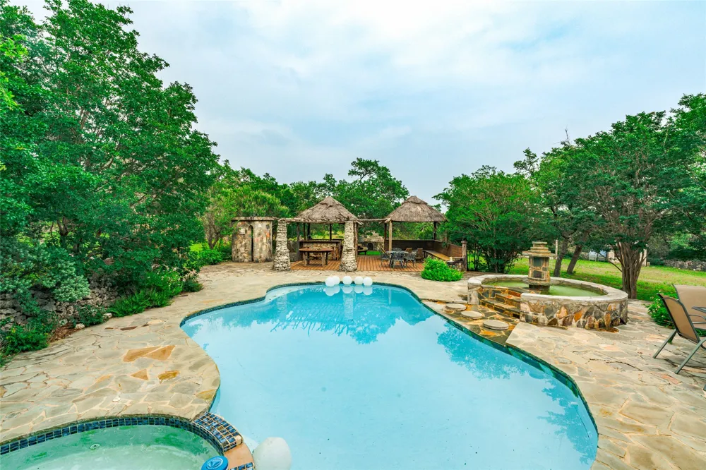 1218 Oakwood Loop San Marcos, TX 78666