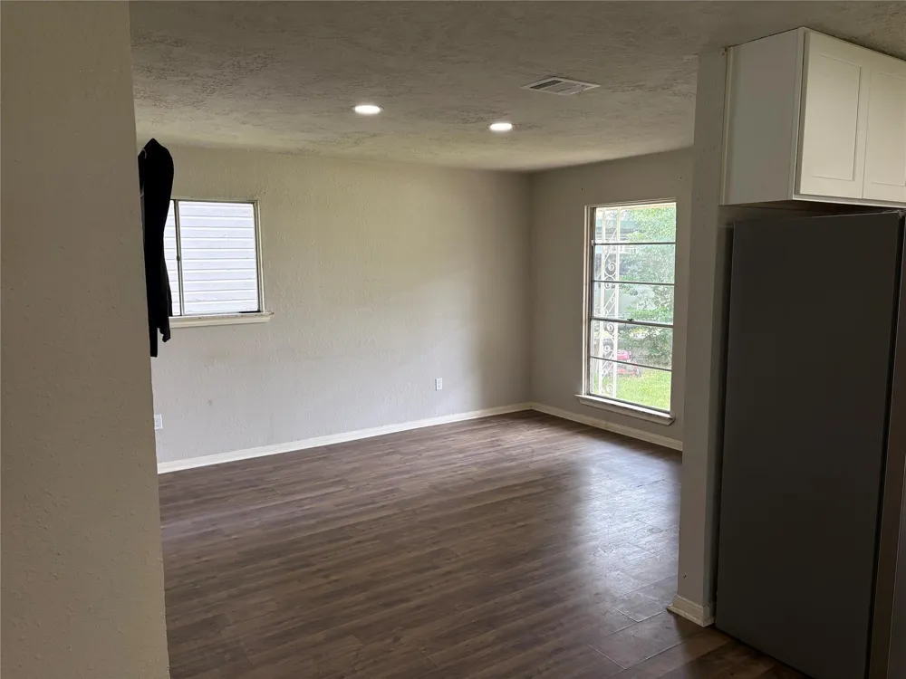 413 Betty Road South Houston, TX 77587
