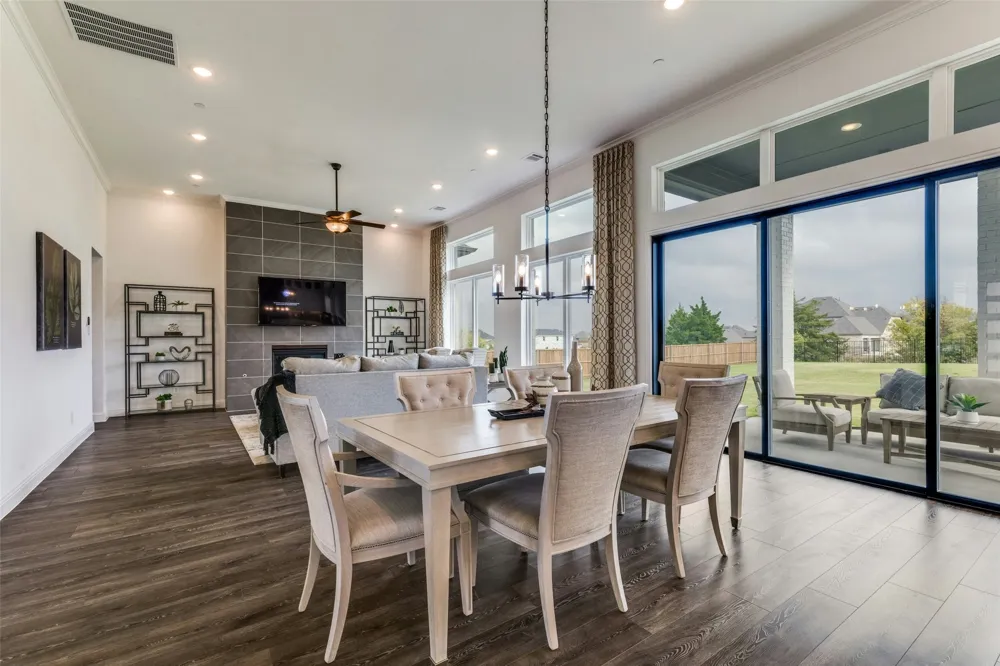 974 Reeves Drive DeSoto, TX 75115