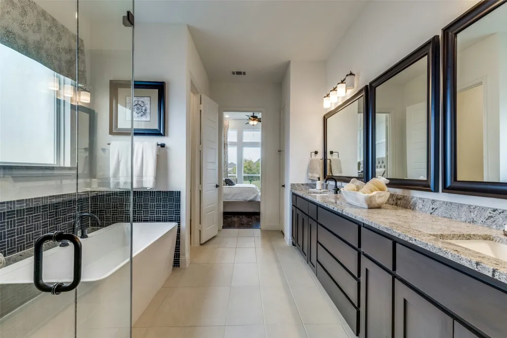974 Reeves Drive DeSoto, TX 75115
