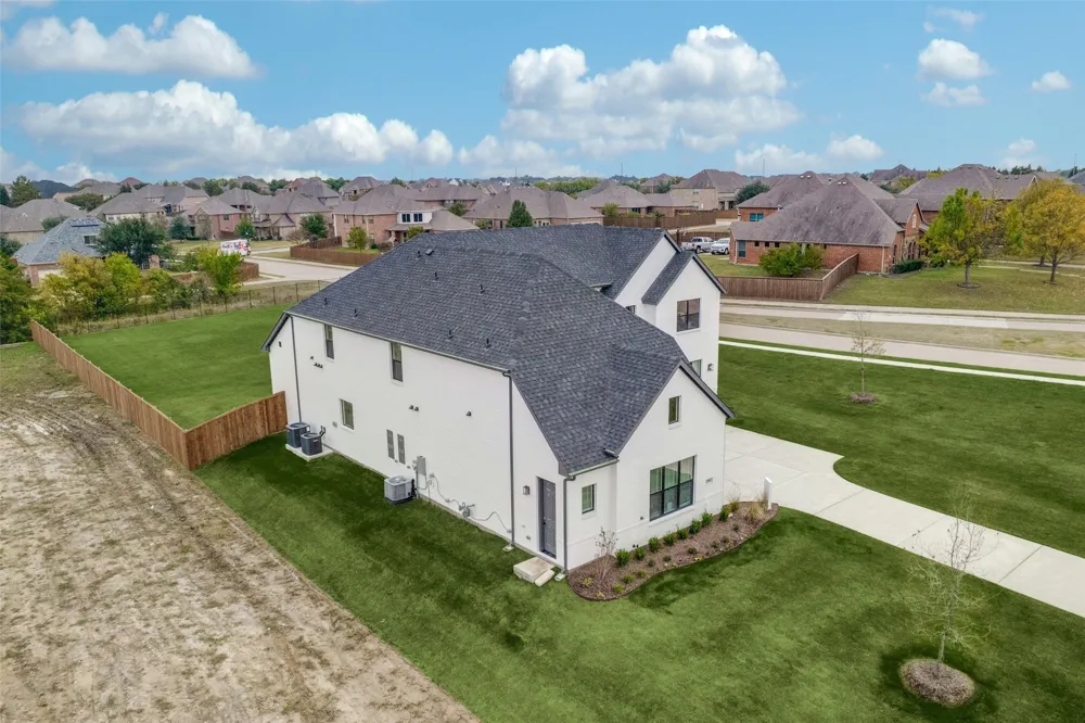 974 Reeves Drive DeSoto, TX 75115
