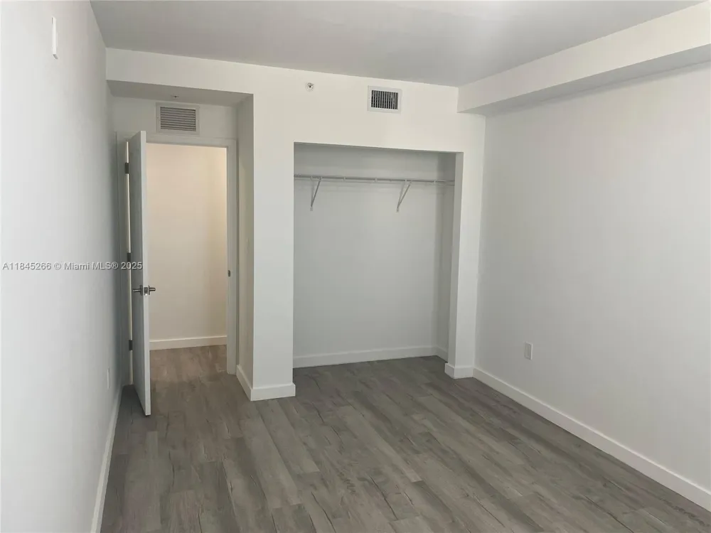 Address Not Shown South Miami, FL 33143