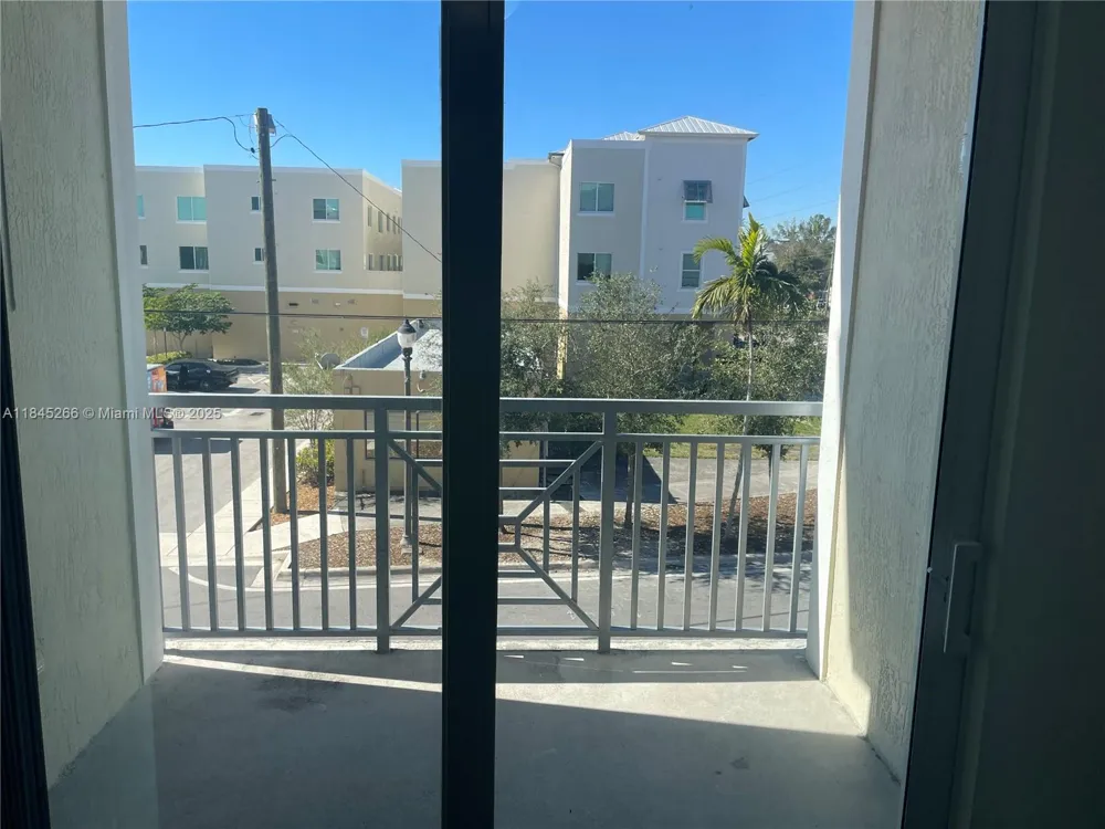 Address Not Shown South Miami, FL 33143