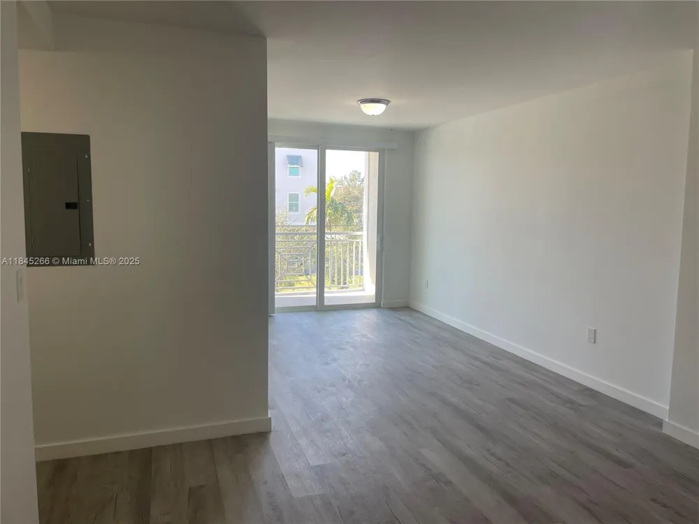 Address Not Shown South Miami, FL 33143