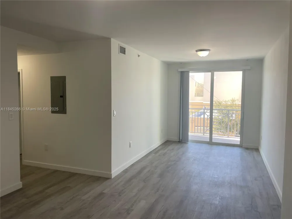 Address Not Shown South Miami, FL 33143