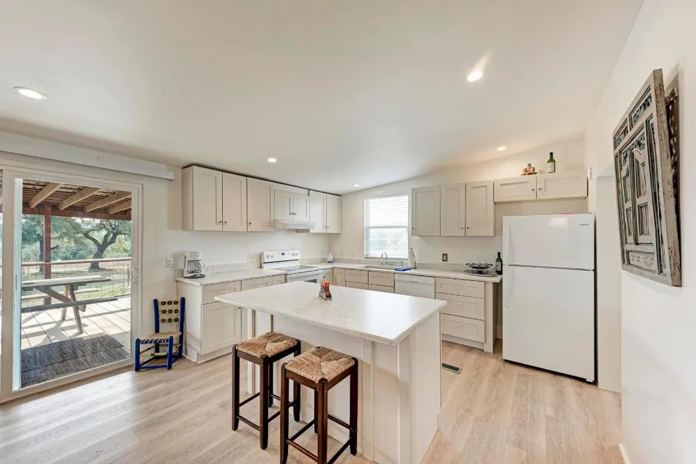 1395 Mountain Creek Road Marble Falls, TX 78654