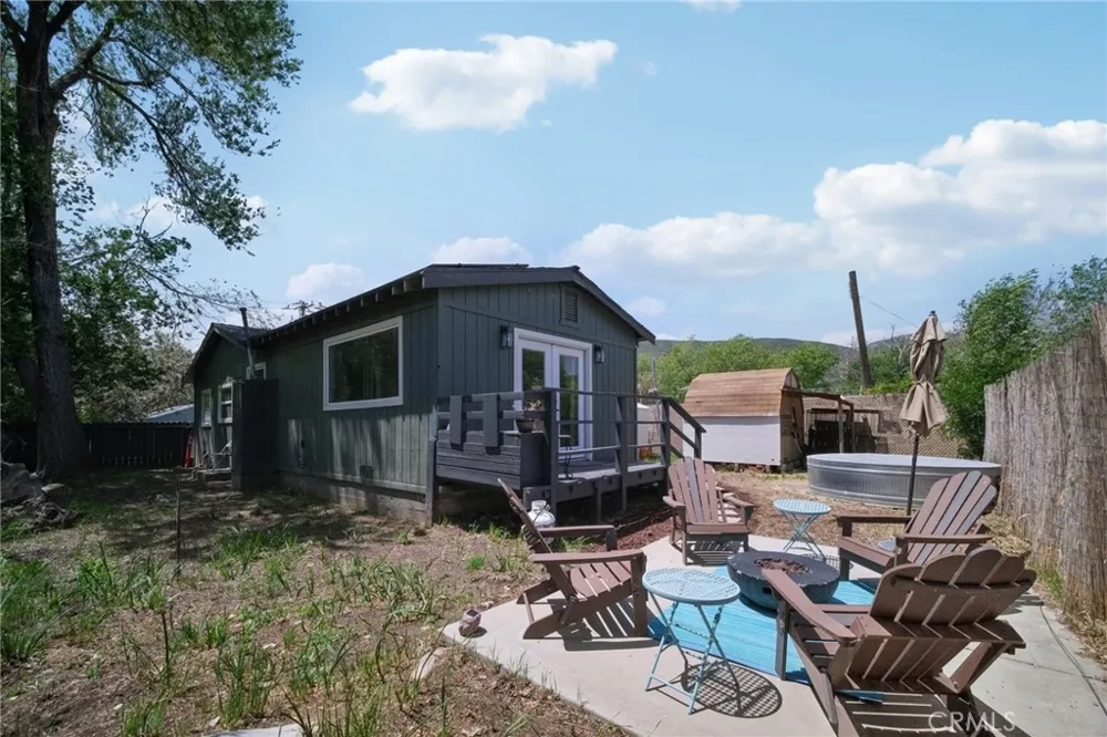 18133 Ellstree Drive Lake Hughes, CA 93532