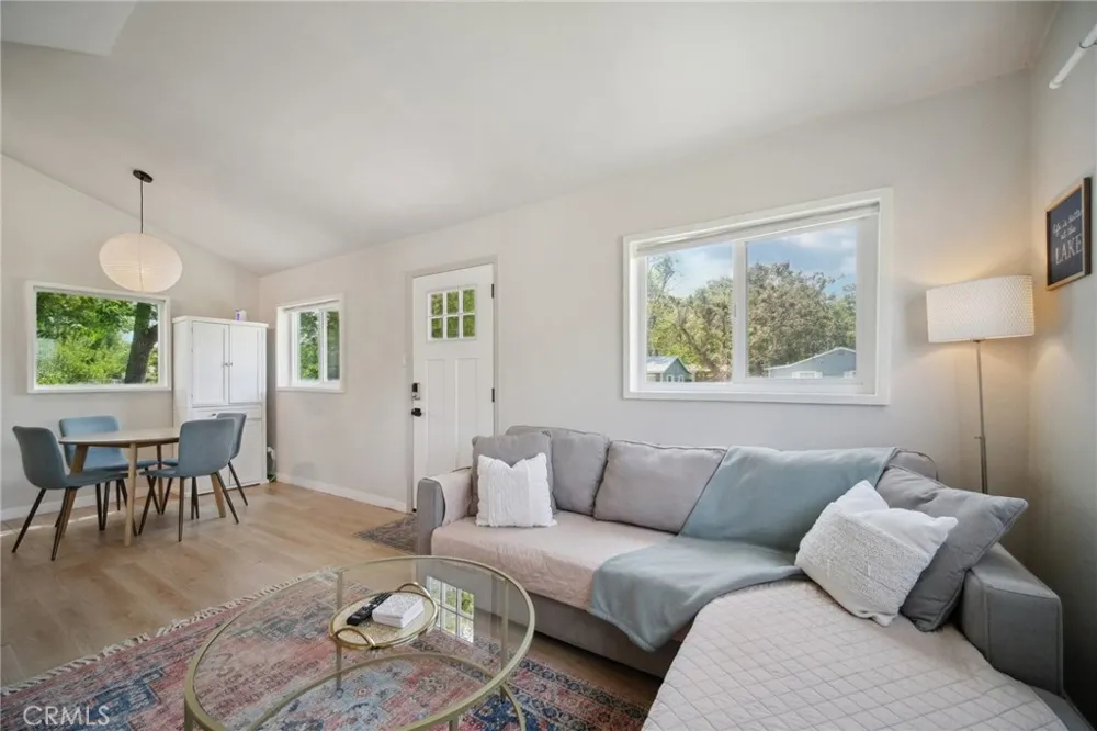 18133 Ellstree Drive Lake Hughes, CA 93532