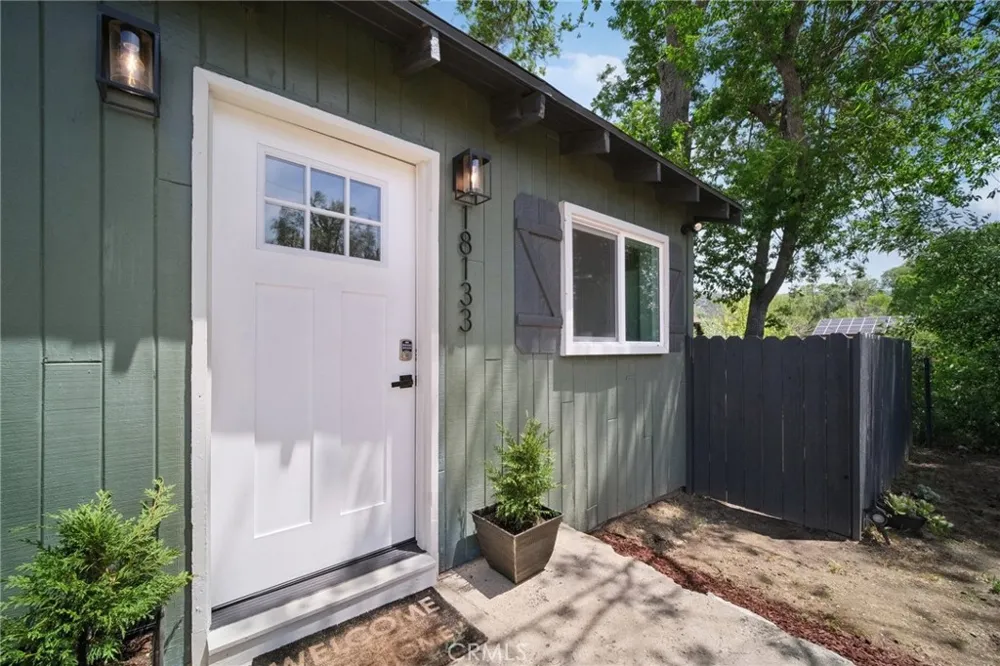 18133 Ellstree Drive Lake Hughes, CA 93532