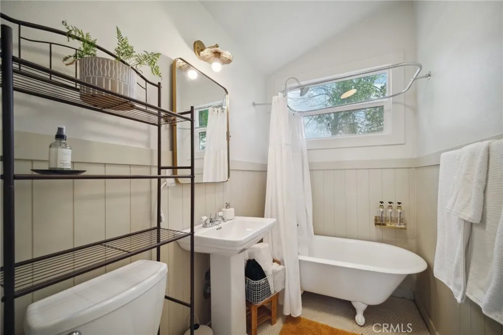 18133 Ellstree Drive Lake Hughes, CA 93532